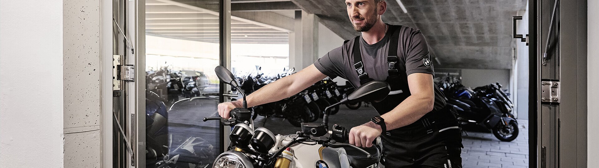 BMW Motorrad Service Season